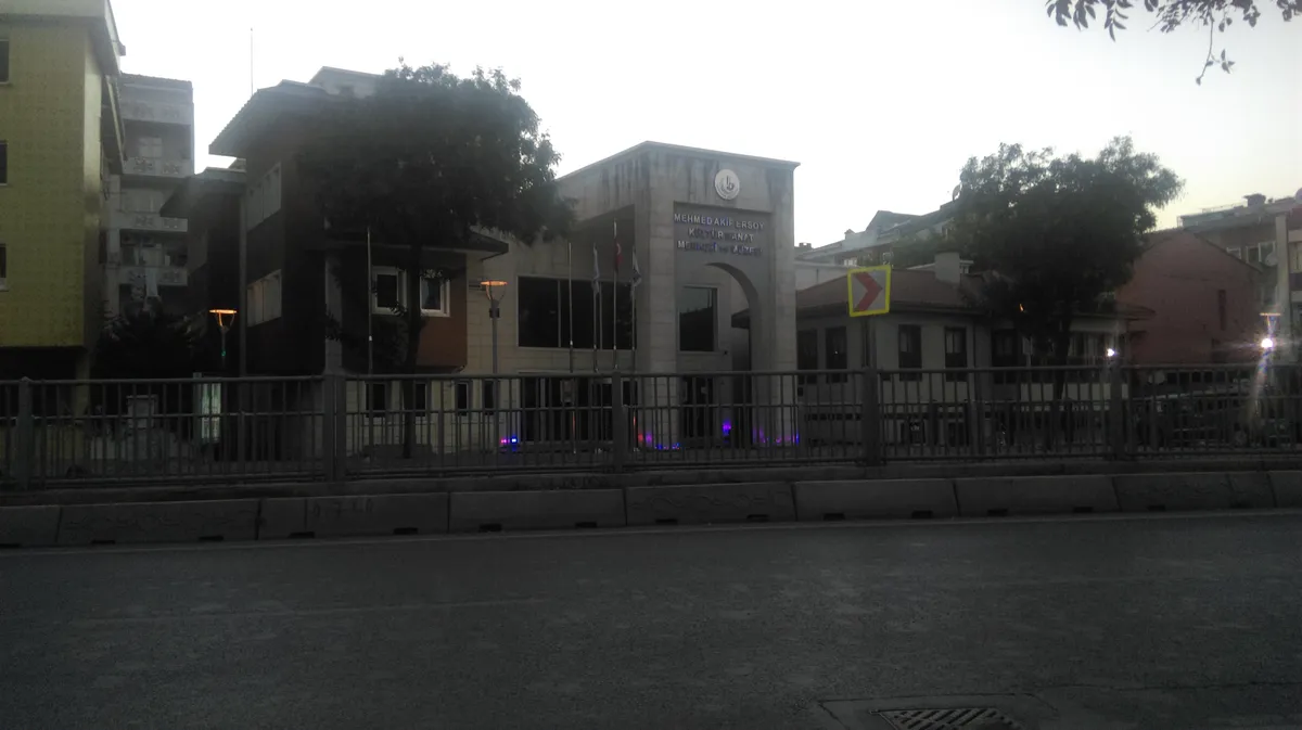 Mehmet Akif Ersoy Kültür Sanat Merkezi ve Müzesi (Taceddin Dergâhı)