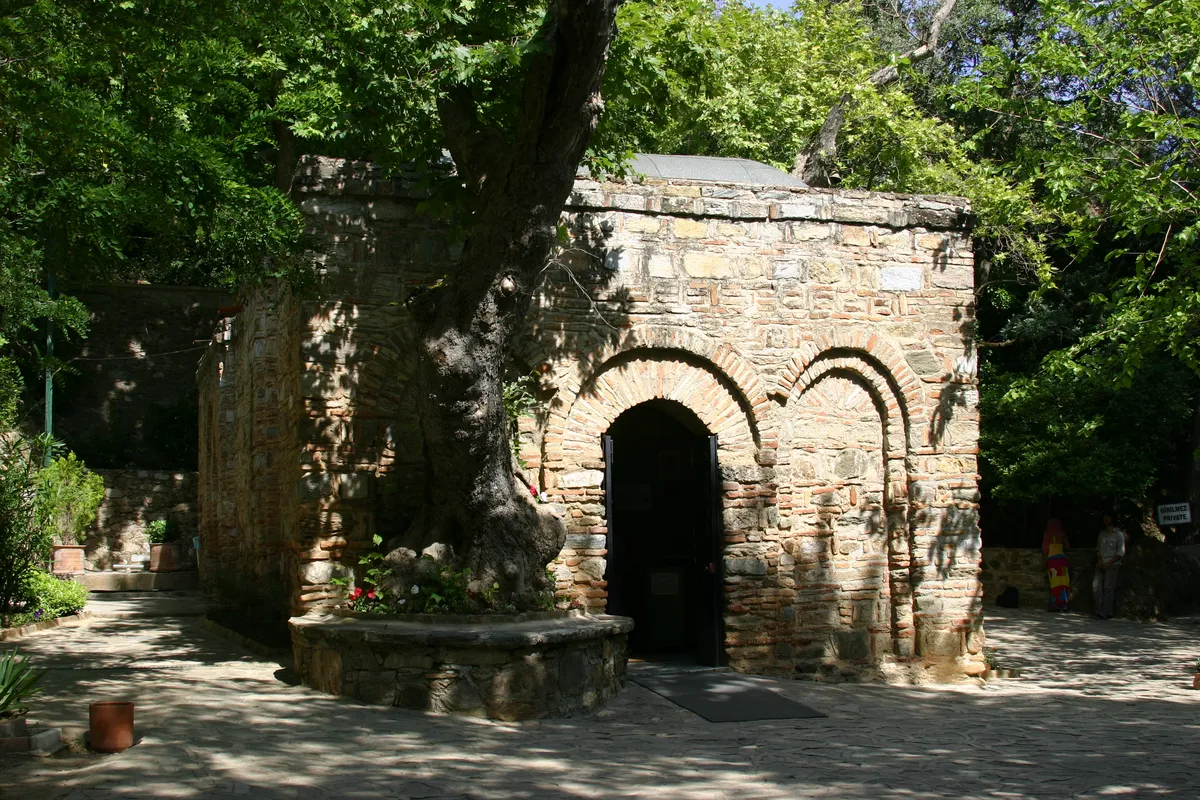İzmir Selçuk'ta EN İYİ Tarihi Camiler ve Manevi Mekanlar Nerede? (2026)
