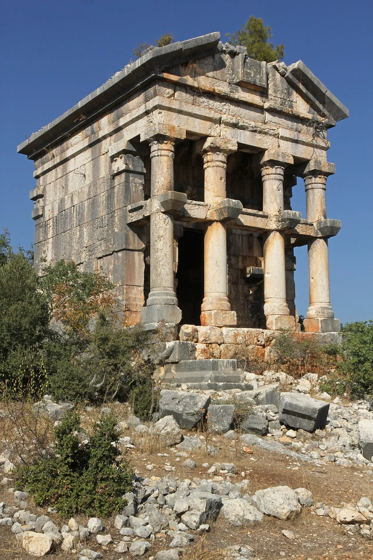 Mezgit Kale (Korkusuz Kral Anıt Mezarı)
