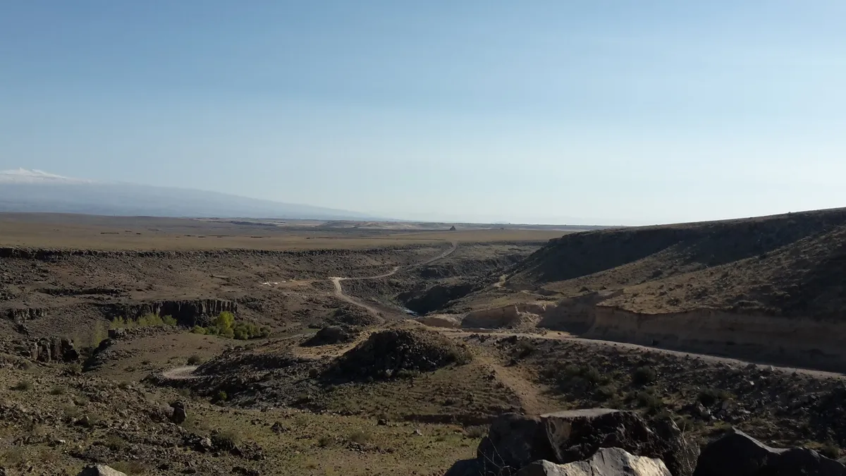 Mren Katedrali ve Ören Yeri (7. Yüzyıl - Karabağ Köyü)