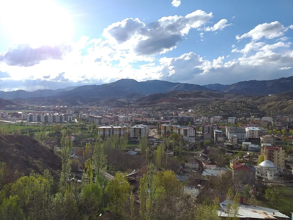 Oltu Kent Meydanı ve Saat Kulesi - Erzurum Oltu