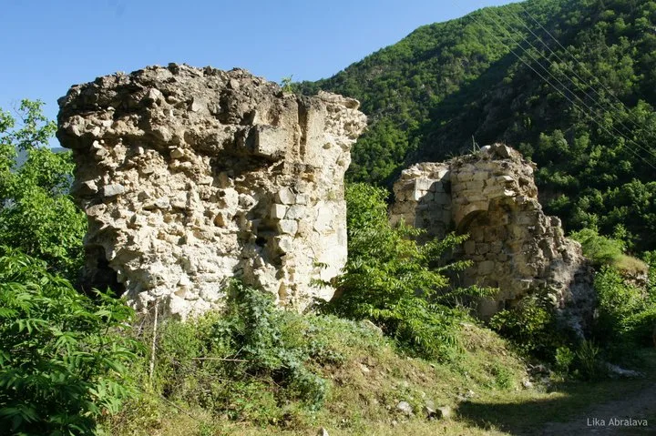 Artvin Borçka'da EN İYİ Tarihi Yapılar ve Kaleler Nerede? (2026 Kültür Rehberi)