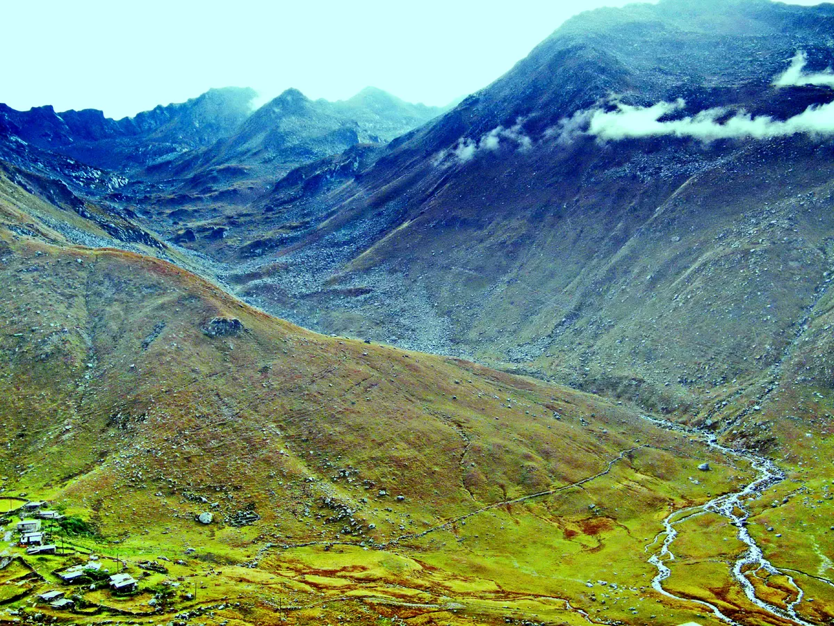Ovit Dağı Geçidi ve Buzul Gölleri