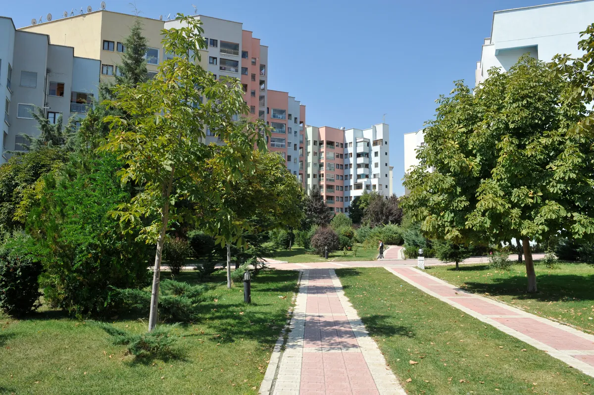 Ragıp Tüzün Parkı ve Yenimahalle Kent Meydanı