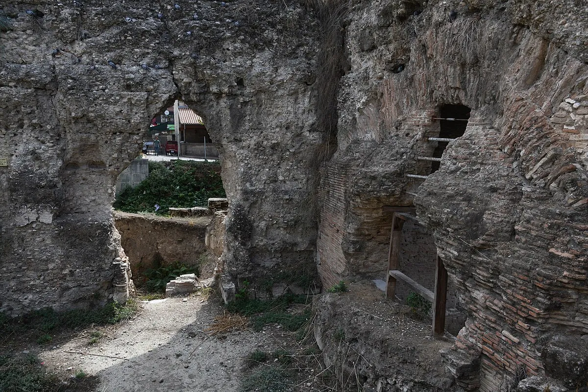 Roma Hamamı (Altından Geçme)