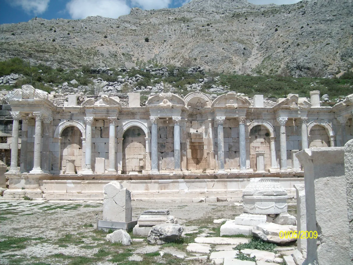 Sagalassos Antik Kenti & Antoninler Çeşmesi (Akan 2000 Yıllık Antik Çeşme 1700m)
