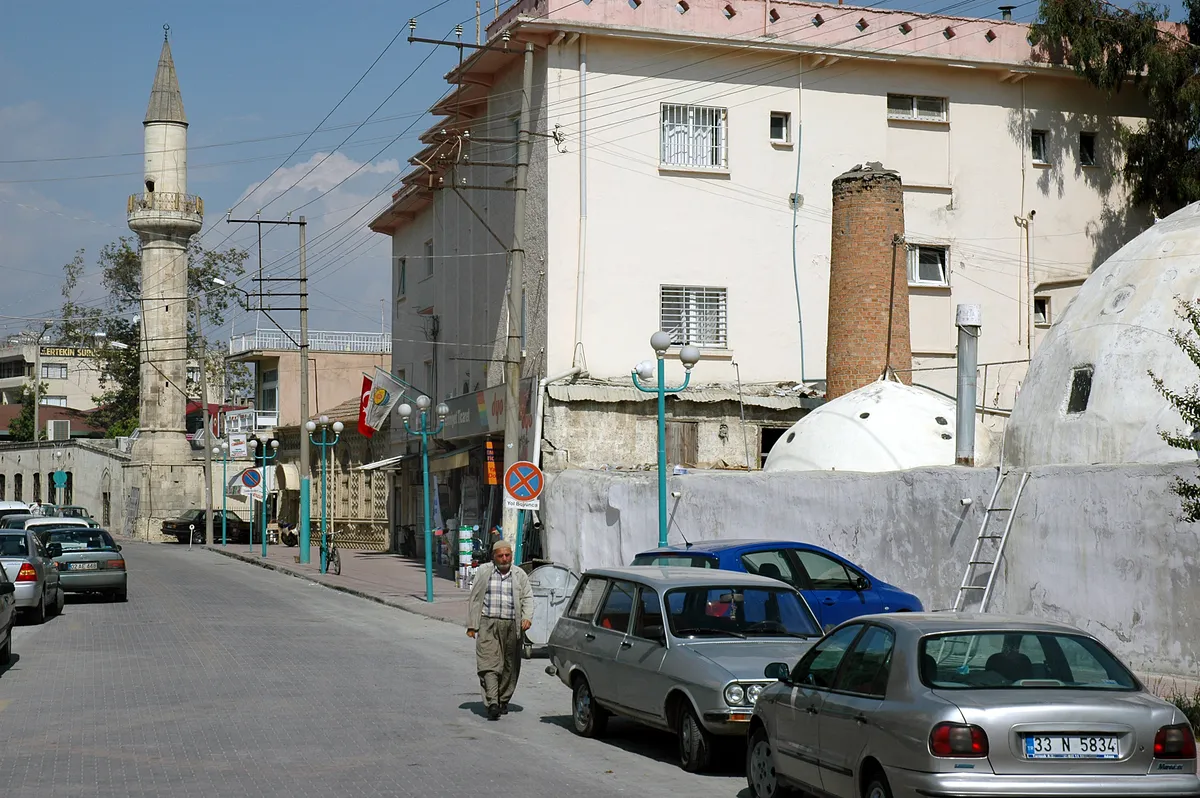 Şahmeran Hamamı (Eski Hamam)