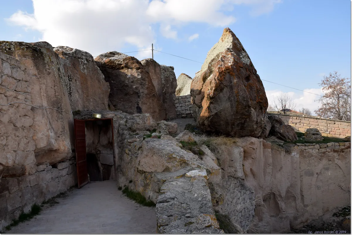 Ciudad subterránea de Saratlı