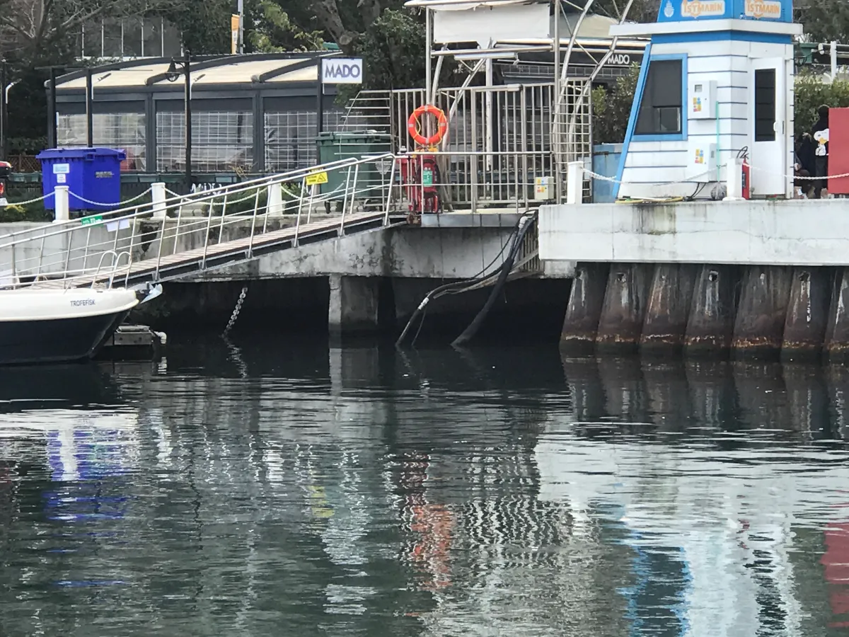 Tarabya Koyu ve Tarihi Huber Köşkü Kordonu - İstanbul Sarıyer