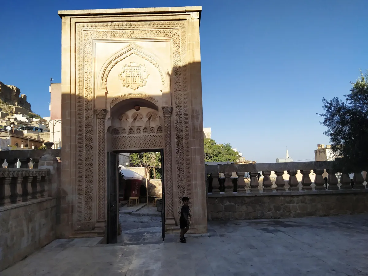 Siverek'te 2026 En İyi Manzara ve Seyir Noktaları: Panoramik Seyir Terasları (Şanlıurfa Gezi Rehberi)