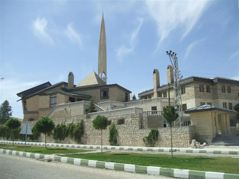 Siirt Eruh'ta EN İYİ Tarihi Camiler ve Manevi Mekanlar Nerede? (2026)