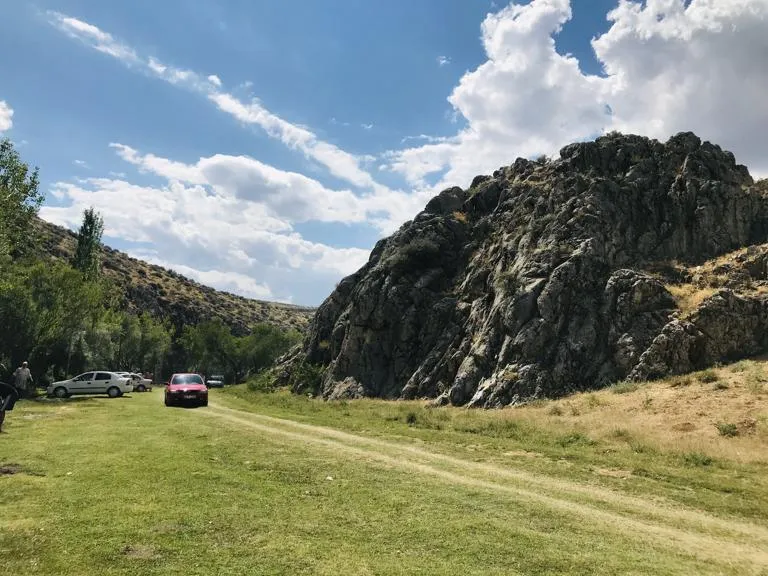 Tanır Ayranpınarı Su Gözü ve Mesire Alanı (Afşin)
