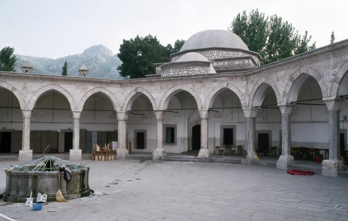 Tarihi Ağa Köprüsü (1816 Kethüdazâde Mehmet Emin Ağa Yapımı)