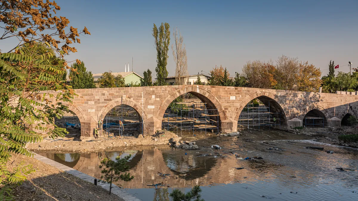 Tarihi Akköprü (1222 Selçuklu)