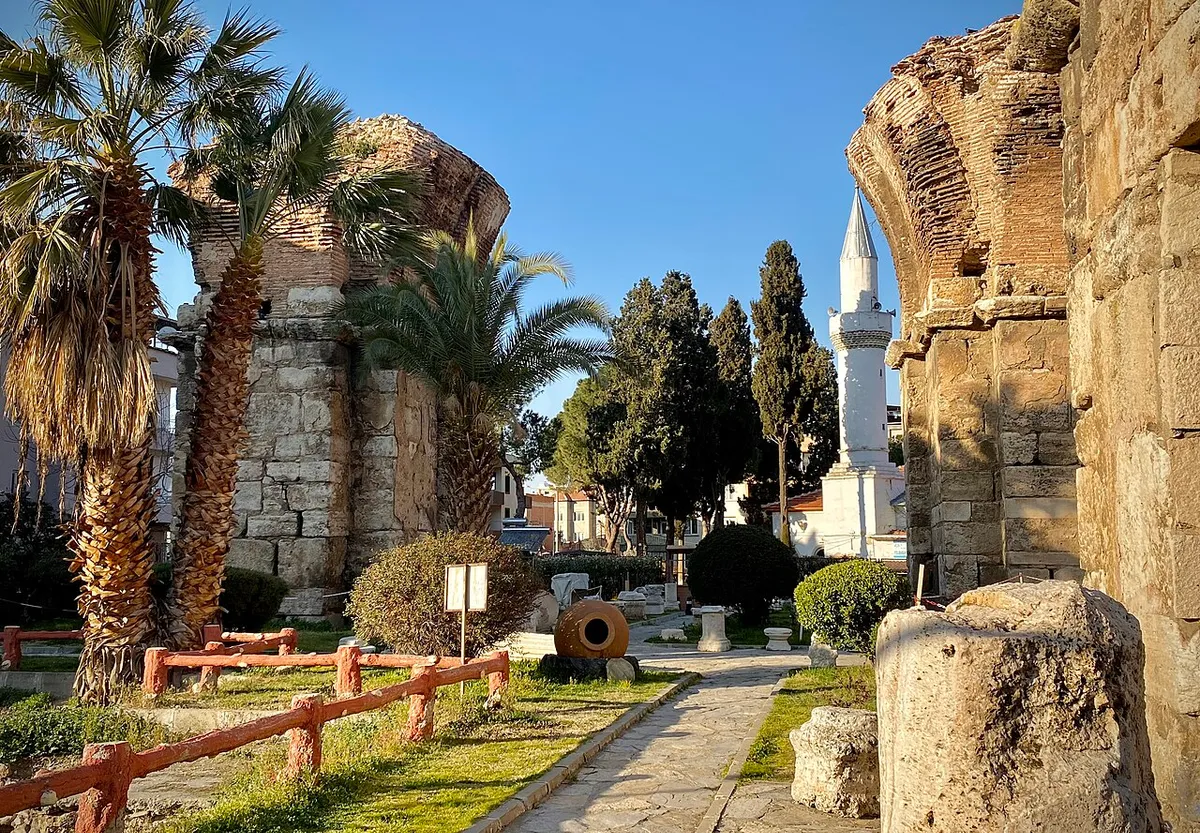 Tarihi Saruhanlı Tren Garı ve İstasyon Parkı