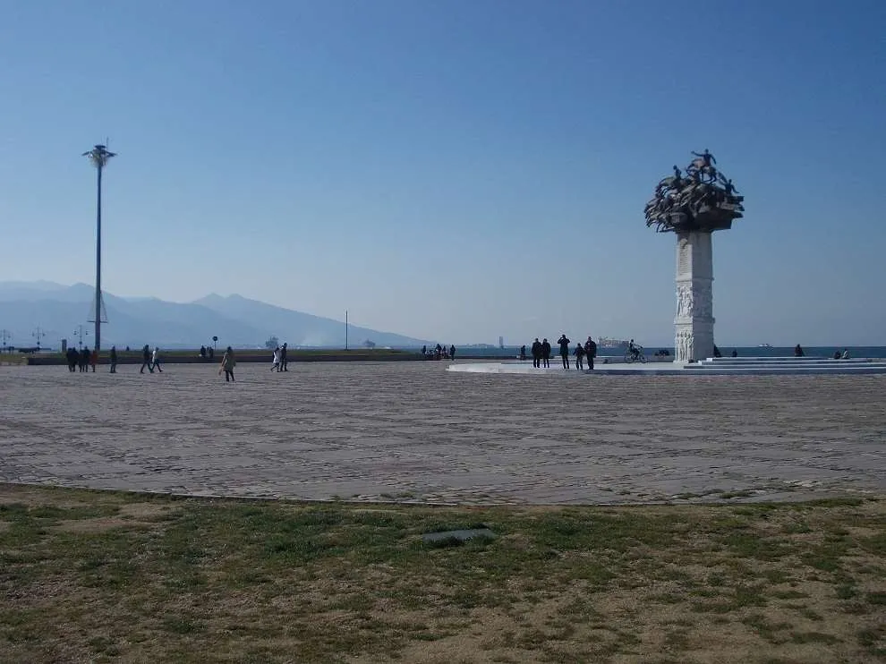 Tarihi Alsancak Kordonu ve Gündoğdu Meydanı