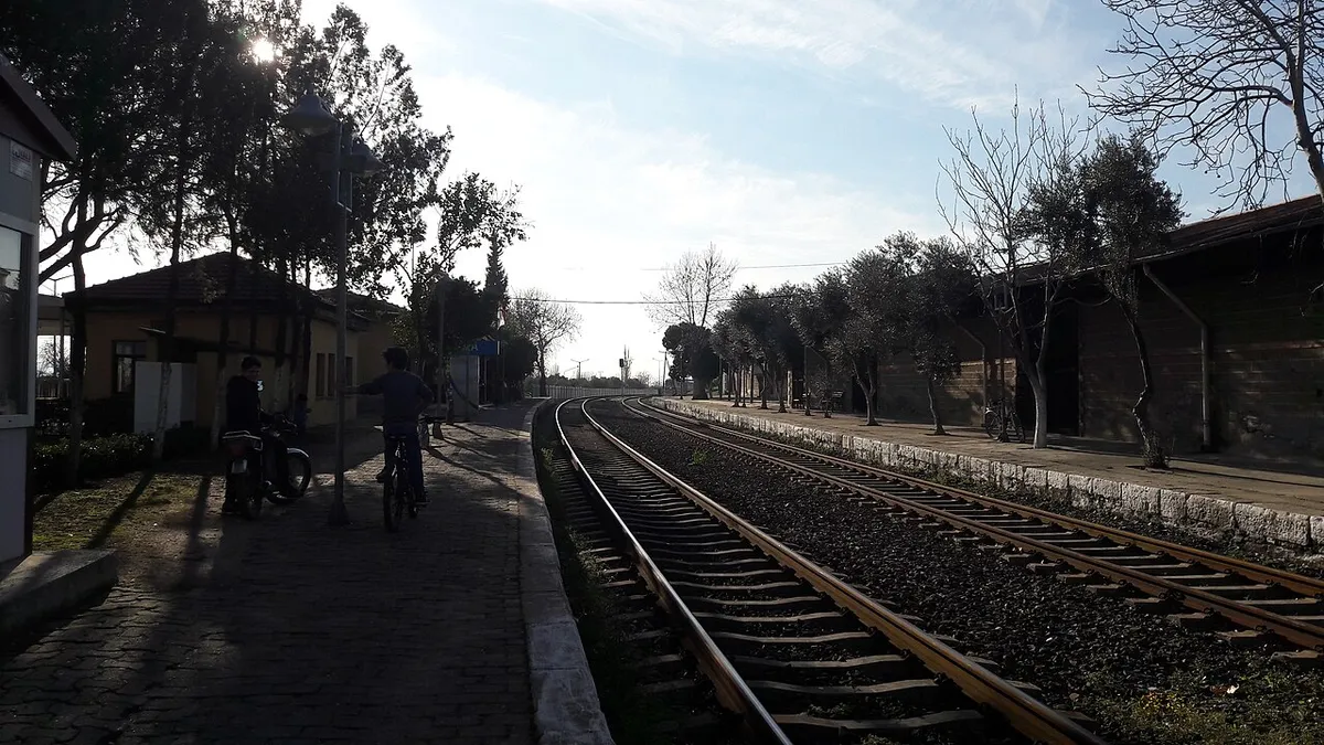 Tarihi Atça Tren Garı ve Peronu