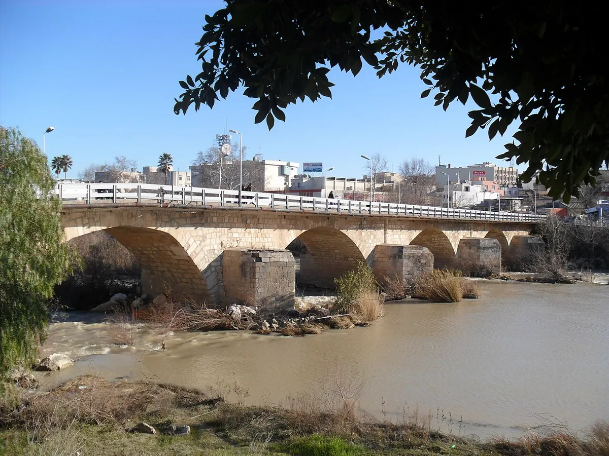 Tarihi Baç Köprüsü (Justinianus Köprüsü)