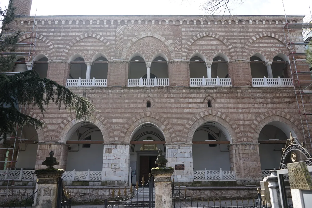 Tarihi Behramkale Köyü & Hüdavendigar Camii (M.S. 14. Yy Sultan I. Murad Eseri)