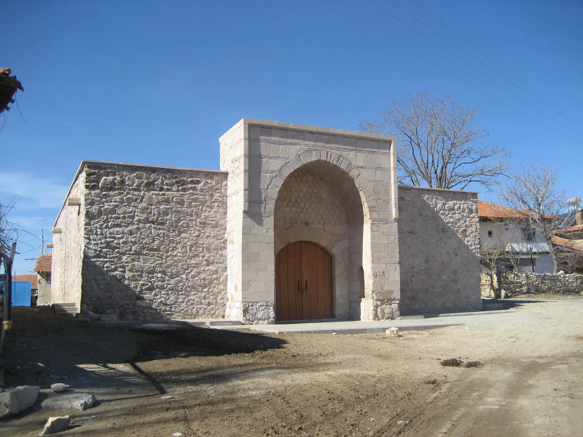 Tarihi Çakırsaz Hanı (Selçuklu & Germiyan Kervansarayı)