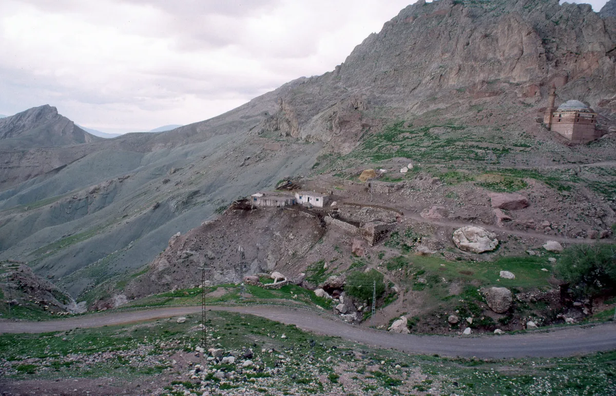 Tarihi Çaldıran Kalesi (Kafirkale) - Van Çaldıran