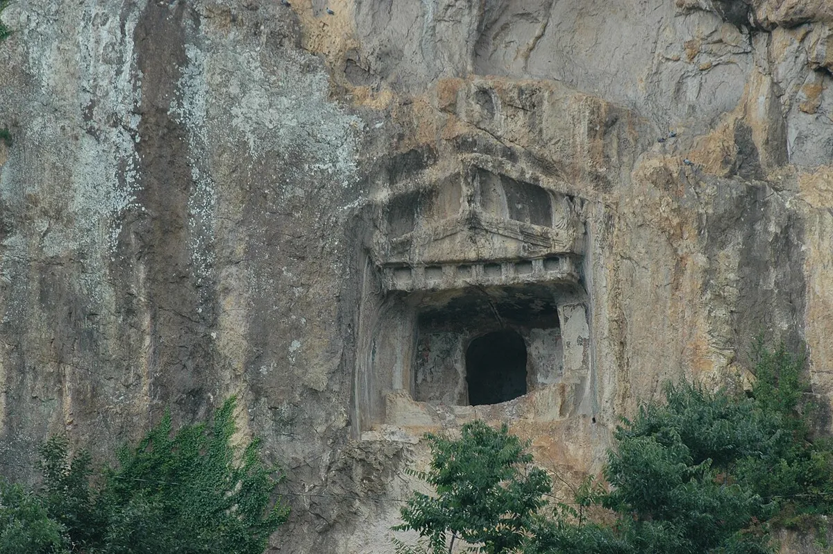 Tarihi Çevre Kaya Mezarları ve Kalıntıları (Ovacık) - Karabük Ovacık