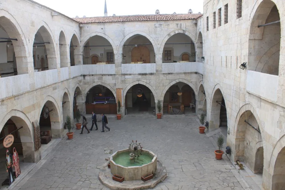 Tarihi Cinci Hanı ve Kervansarayı