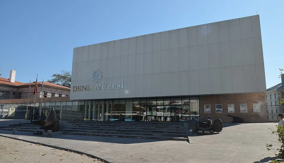 Tarihi Deniz Harp Okulu İskelesi ve Bahriye Meydanı - İstanbul Tuzla