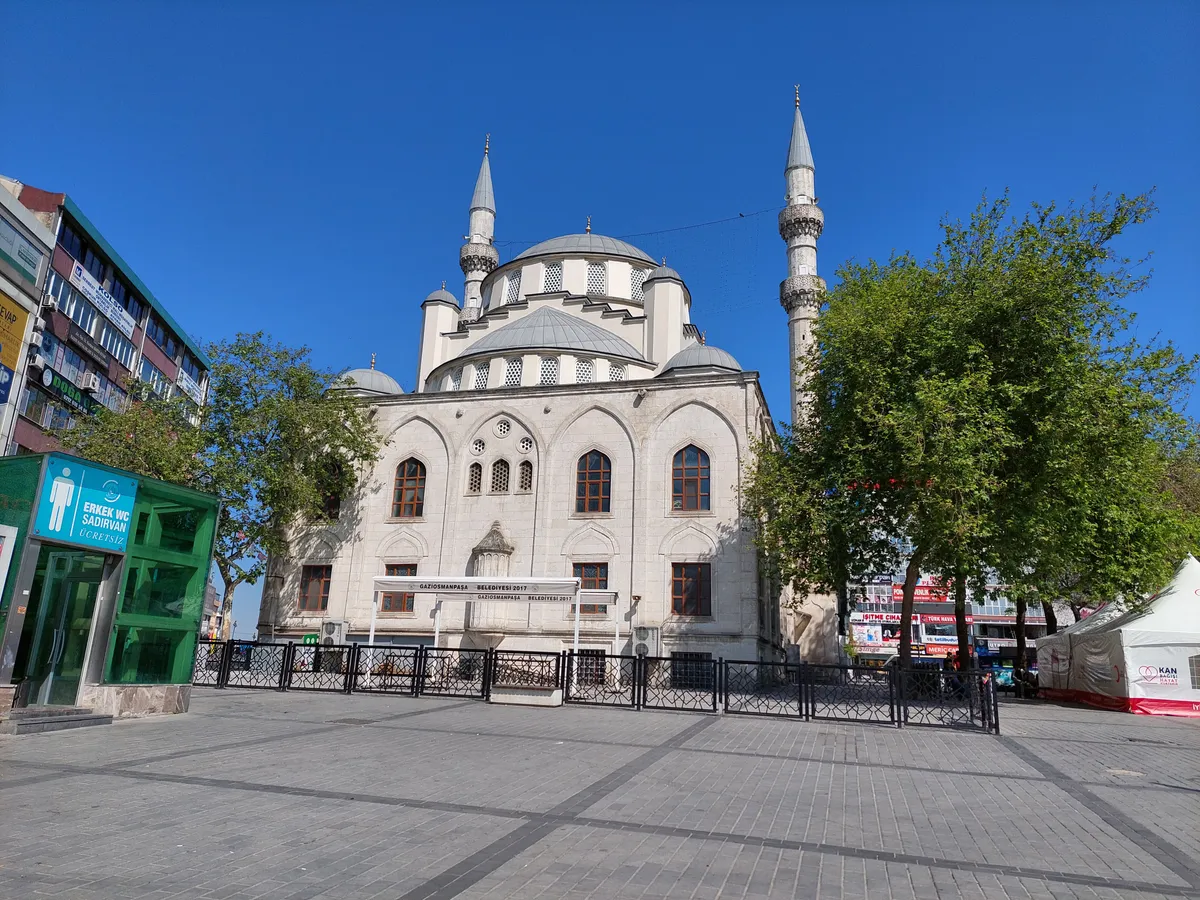 Tarihi Gaziosmanpaşa Meydanı ve Gazi Osman Paşa Anıtı