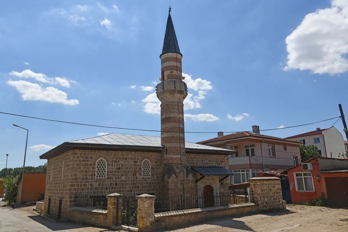 Sarıveliler Tarihi Karacaoğlan Kültür Parkı ve Anıtı
