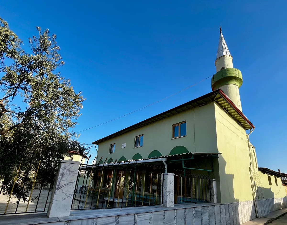 Akhisar Tarihi Arasta ve Zeytin Heykeli Meydanı