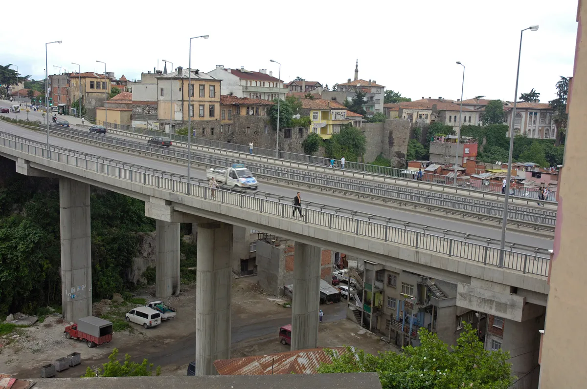 Muş Malazgirt'te Plajlar ve Koylar: Su Kenarı Cennetlerini Keşfedin