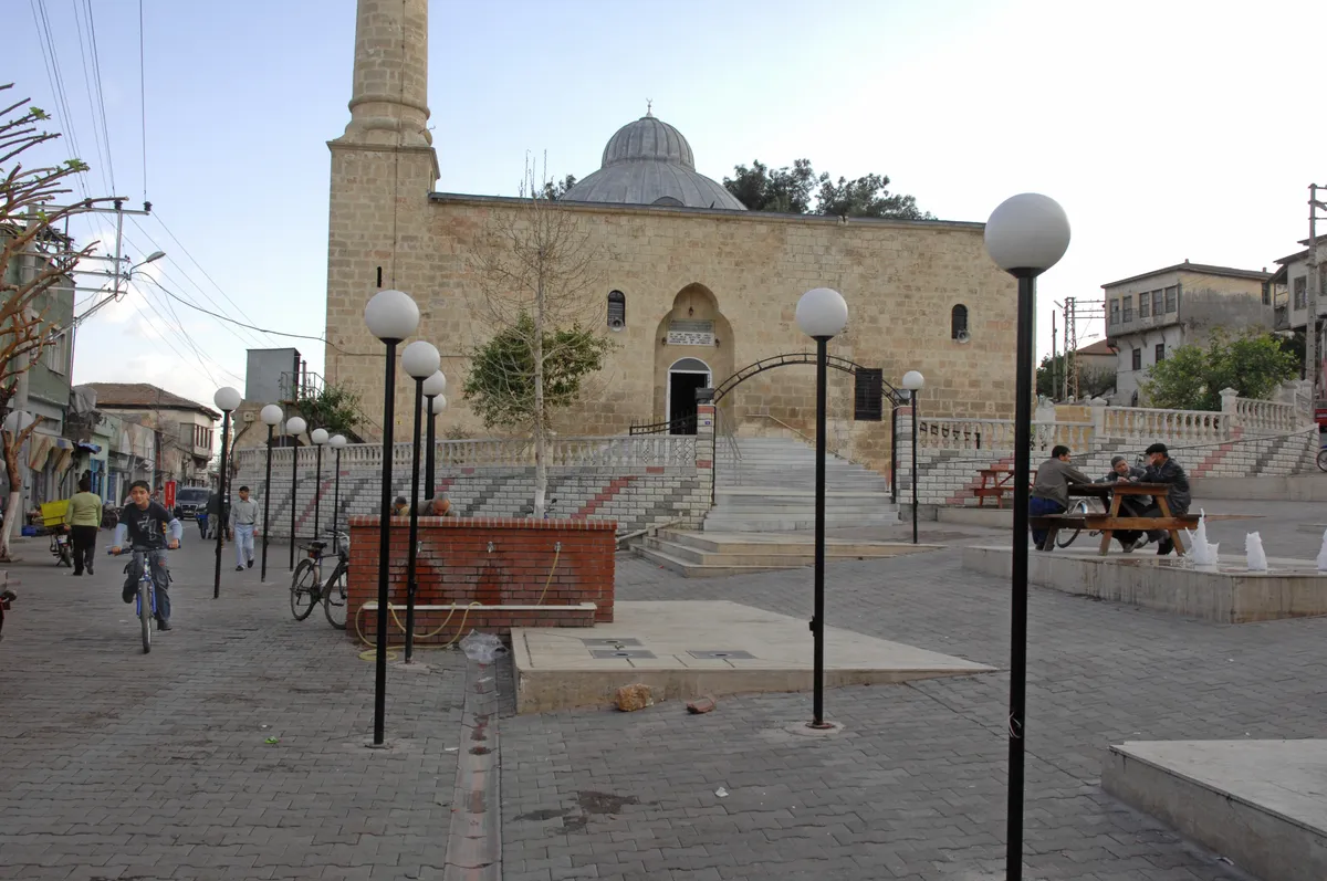 Tarihi Hoşkadem Camii (1448)
