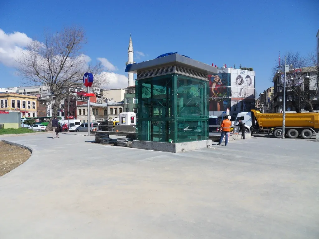 Tarihi Kadıköy Çarşısı ve Osmanağa Camii (1612) - İstanbul Kadıköy