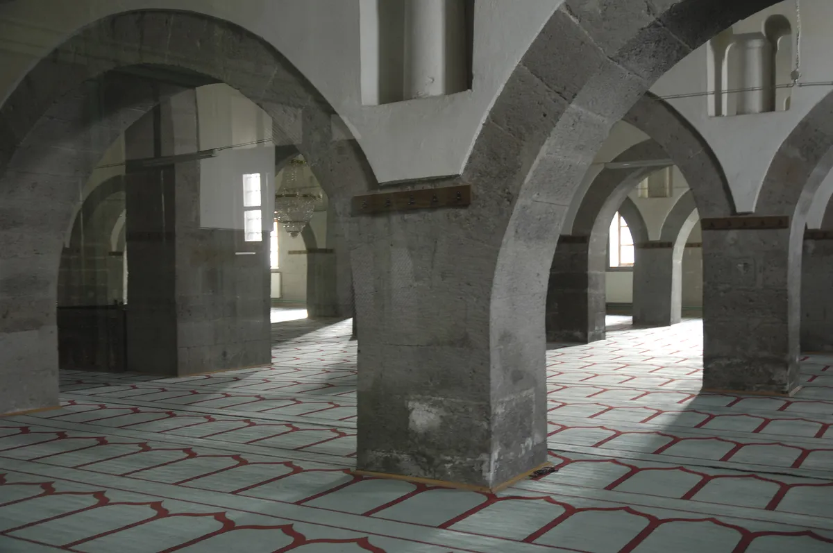 Tarihi Kesikköprü Kervansarayı ve Taş Köprüsü (1248 Cacaoğlu Nureddin - İpek Yolu Mirası)
