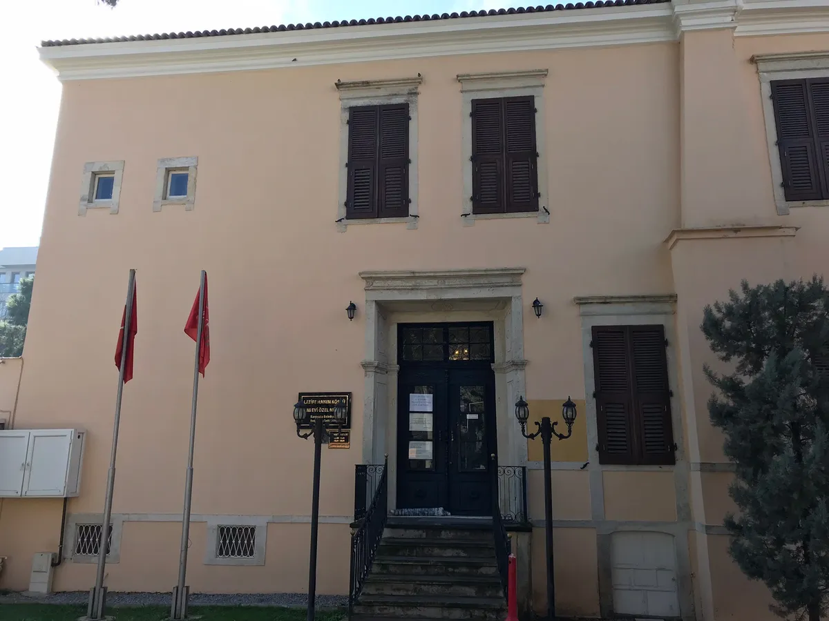 Tarihi Latife Hanım Köşkü Anı Evi ve Müzesi