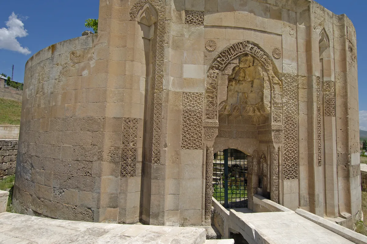 Tarihi Mama Hatun Camii