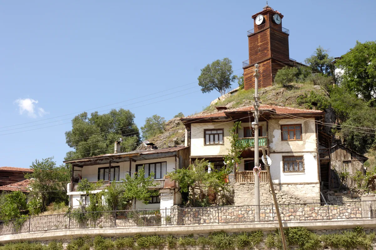 Tarihi Mudurnu Saat Kulesi (M.S. 1890 Ahşap-Taş Mimari) - Bolu Mudurnu