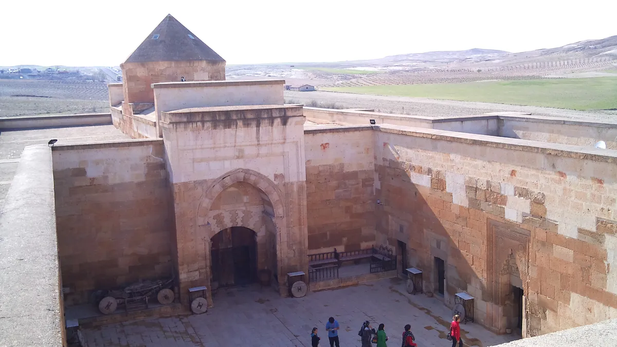 Tarihi Avanos Taş ve Ahşap Asma Köprüsü (Kızılırmak Kordonu)