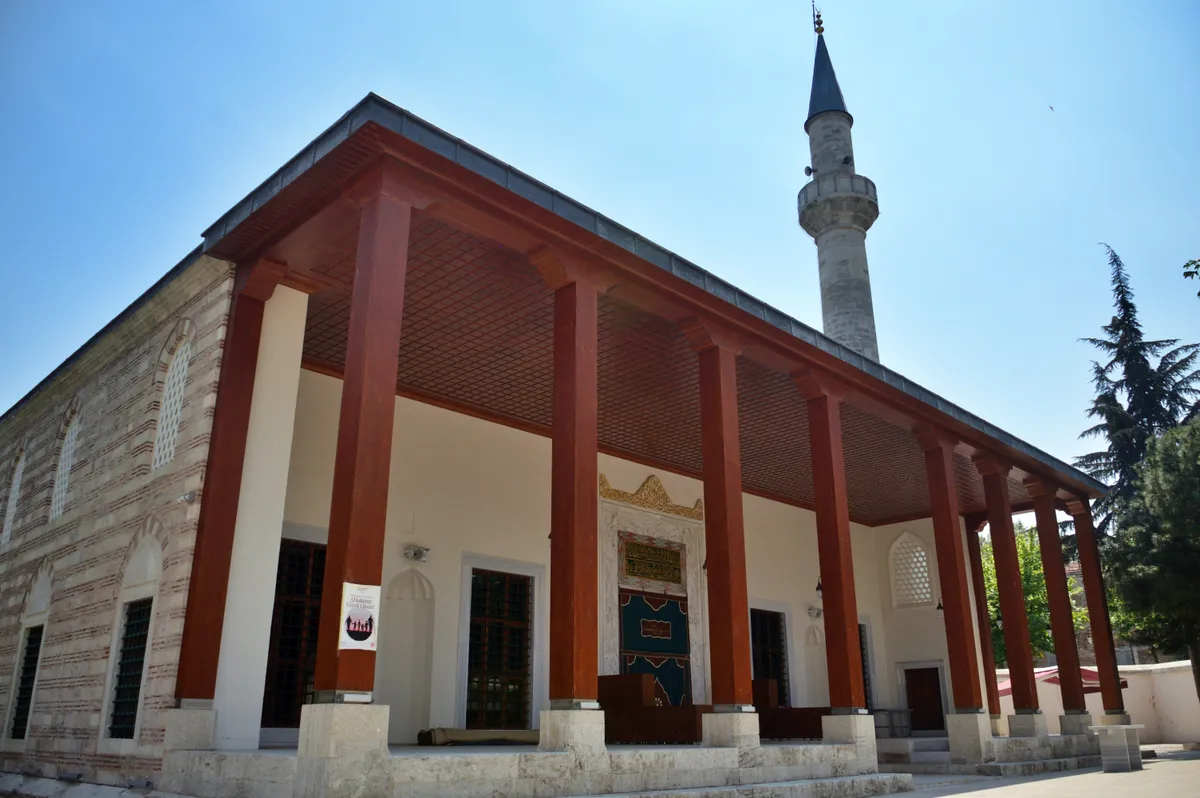 Tarihi Sarıyer Sahil Kordonu ve Ali Kethüda Camii (1690) - İstanbul Sarıyer