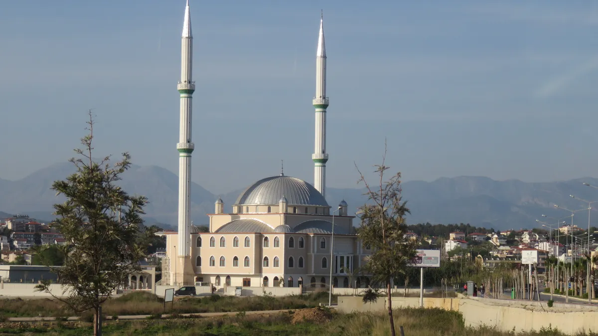 Tarihi Şenpınar Mahallesi Camii
