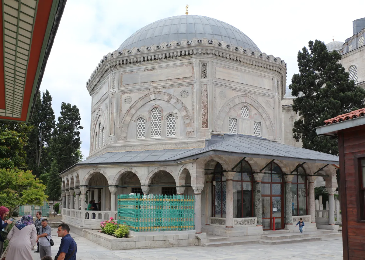 Tarihi Seyyid Nizam Külliyesi ve Türbesi (1500'ler)
