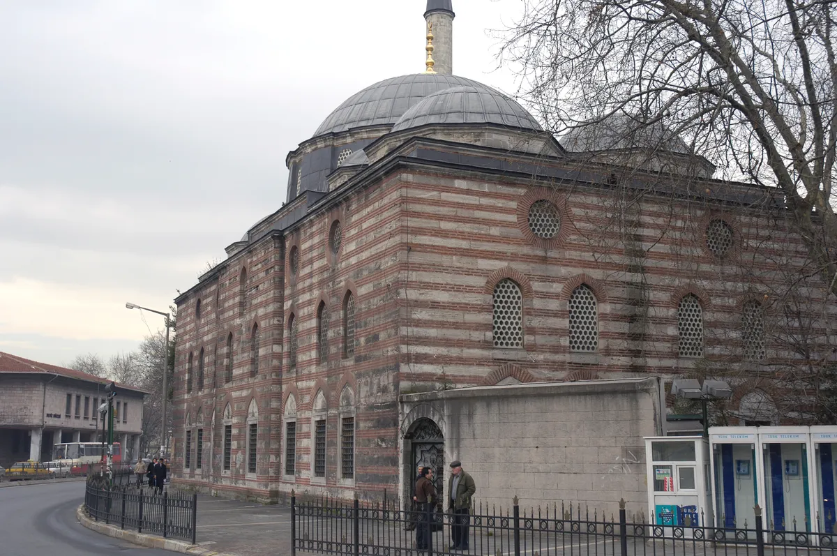 Tarihi Sinan Paşa Camii ve Taş Türbesi