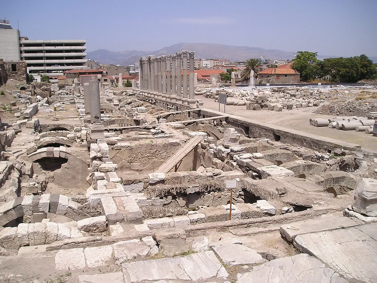 Tarihi Smyrna Agorası ve Bazilikası (MÖ 4. Yüzyıl)