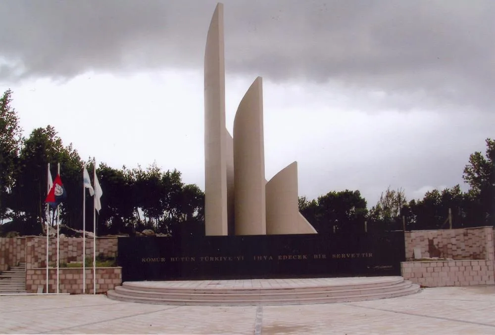 Tarihi Uzun Mehmet Anıtı ve Kömür Havzası Panoramik Seyir Parkı