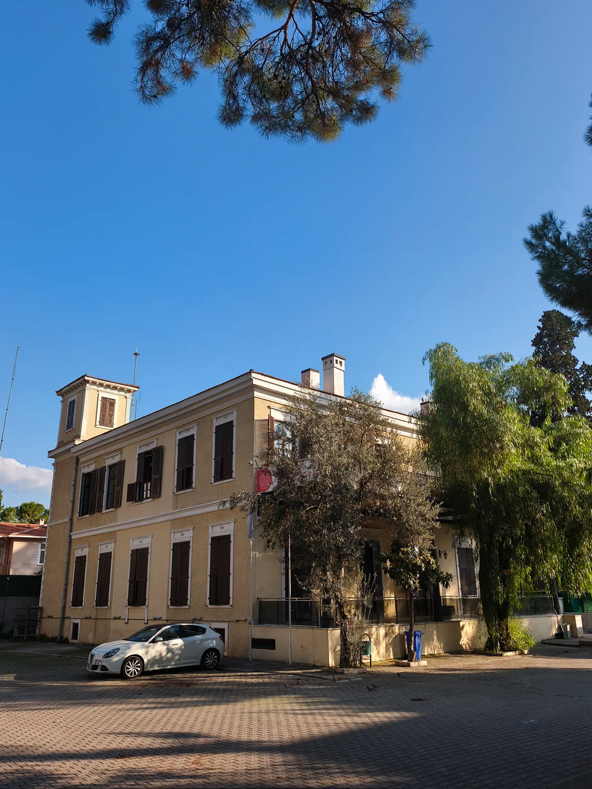 Tarihi Whittall Köşkü (Ege Üniversitesi Rektörlüğü - 1860)