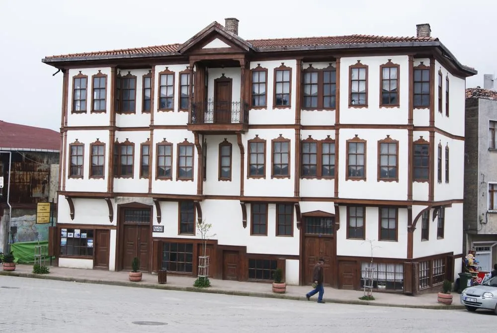 Tarihi Yakup Ağa Konağı ve Kültür Evi
