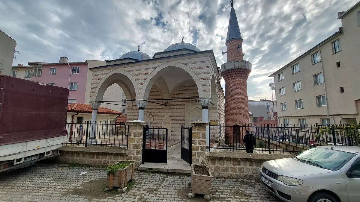 Tarihi Yelmaniye (Medrese) Camii