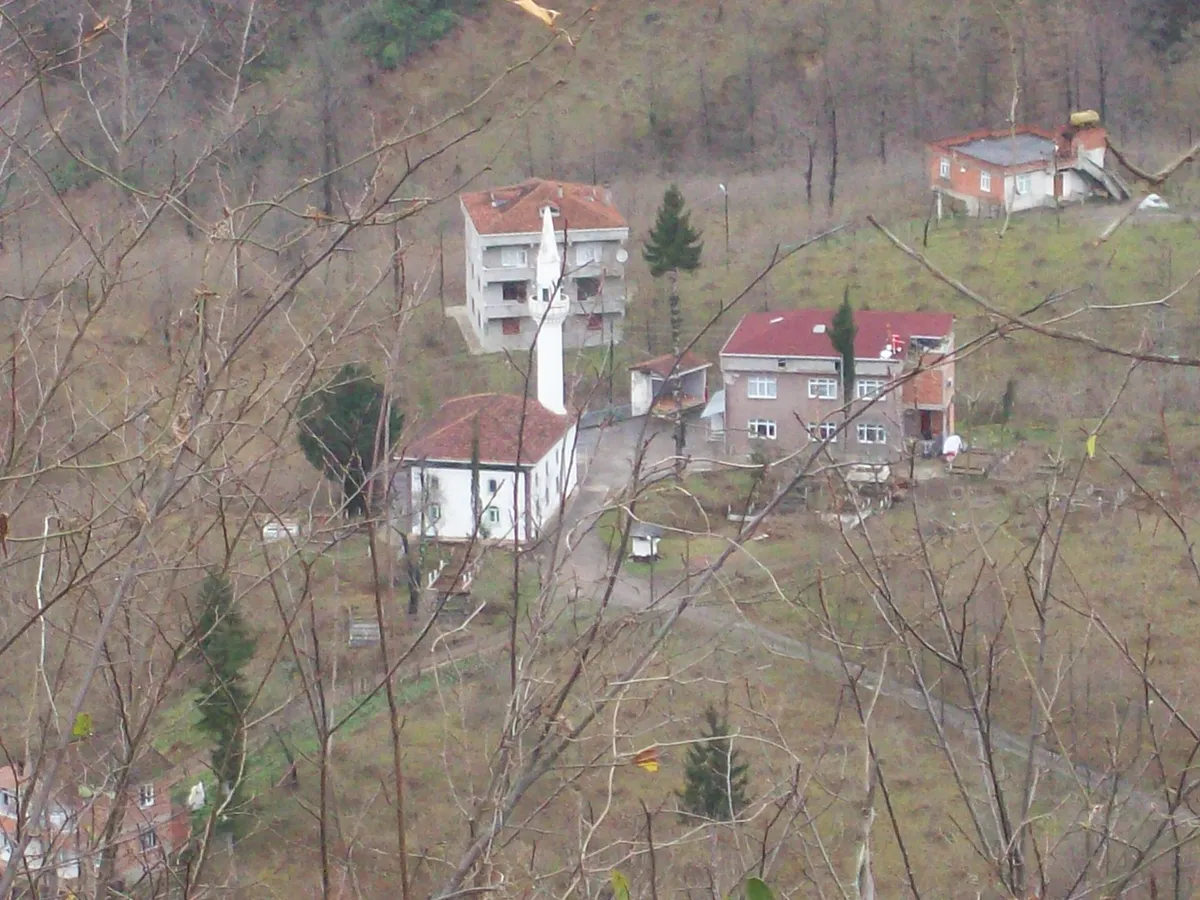 Giresun Çamoluk'ta EN İYİ Tarihi Yapılar ve Kaleler Nerede? (2026 Kültür Rehberi)