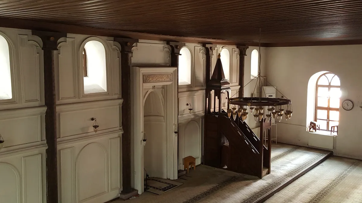 Tarihi Yeşilli Camii & Ahşap Minberi (M.S. 1795)